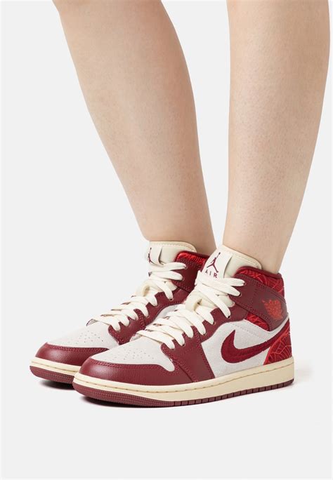 nike jordan 1 mid damen rot|jordan 1 mid tops.